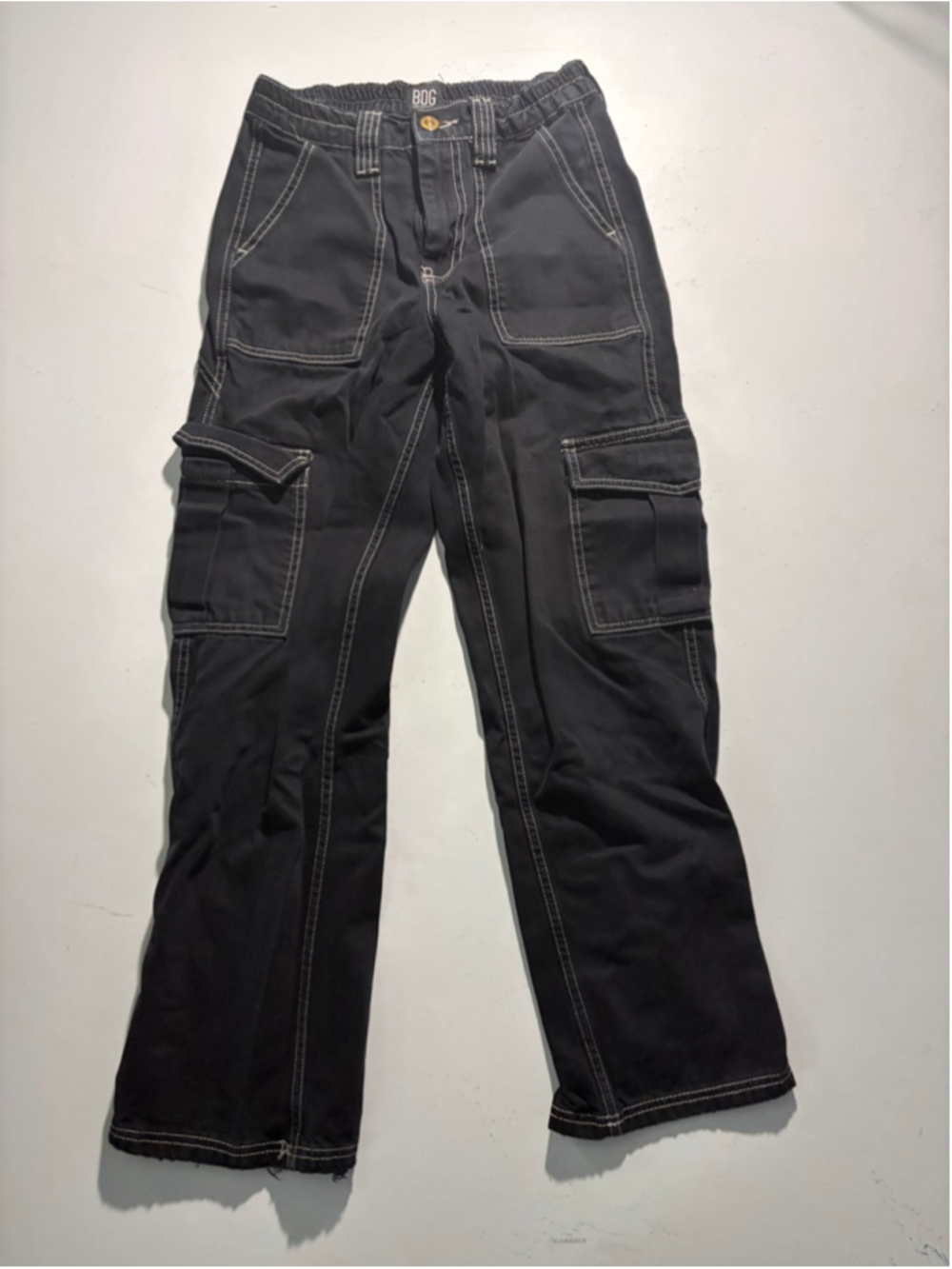 Women's BDG Urban Outfitters Black Cargo Pants with White Stitching Size 25
207 - Picture 2 of 9